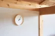 PLYWOOD Clock fehér-natúr 30 cm átmérőjű japán hangtalan falióra