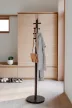 UMBRA PILLAR COAT 1005871-048 barna-fekete álló kabátakasztó fogas