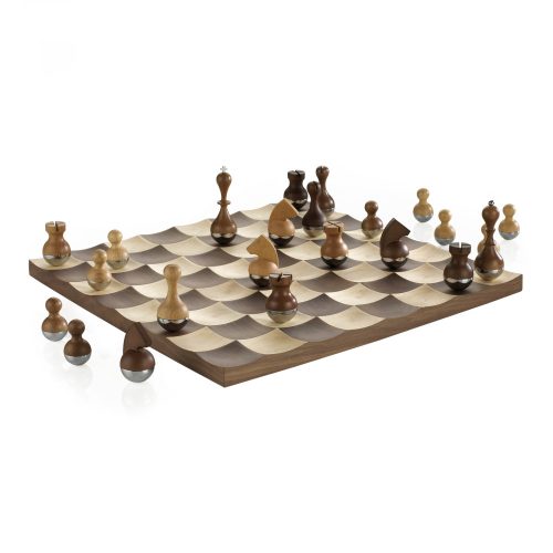 UMBRA WOBBLE CHESS 377601-656 különleges sakk készlet