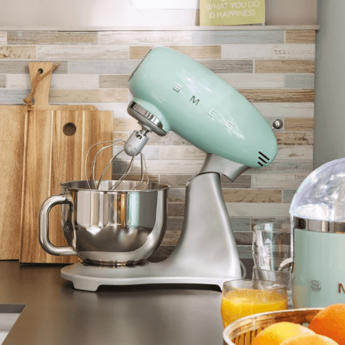 50-es évek stílusú retró mentazöld konyhai robotgép habverő fejjel